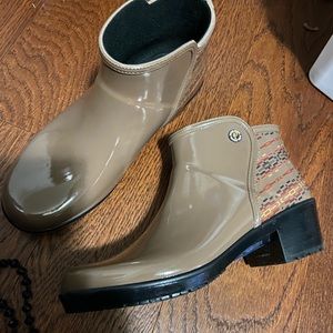 Pendleton bone color  mocha color rain boots. NWOT